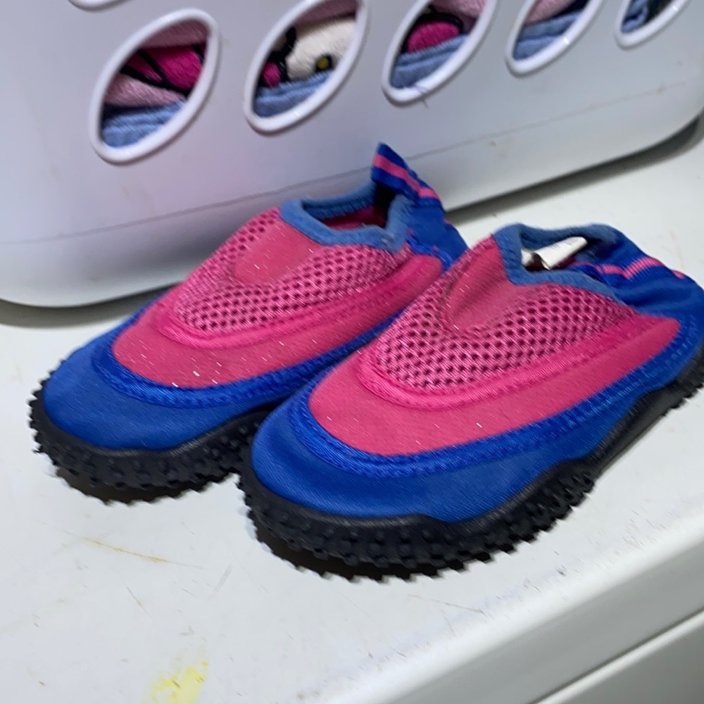 Toddler water shoes